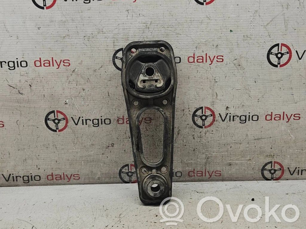 Dacia Duster Engine mount bracket 