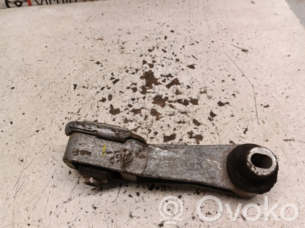 Renault Clio III Engine mount bracket 
