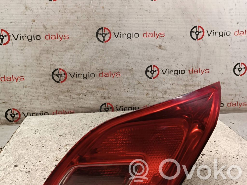 Opel Astra J Luci posteriori del portellone del bagagliaio 