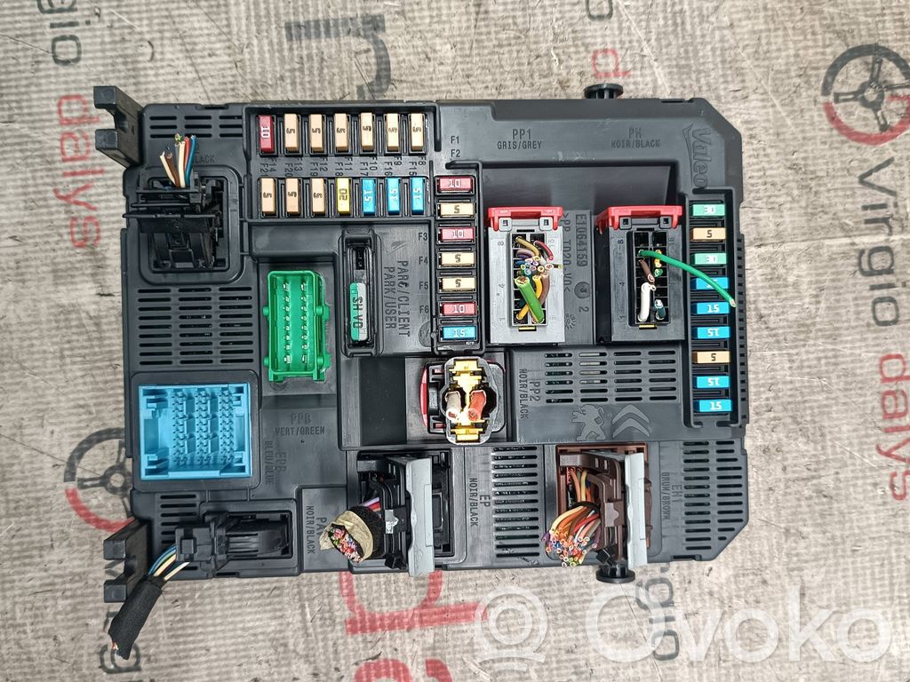 Peugeot 308 Fuse module 