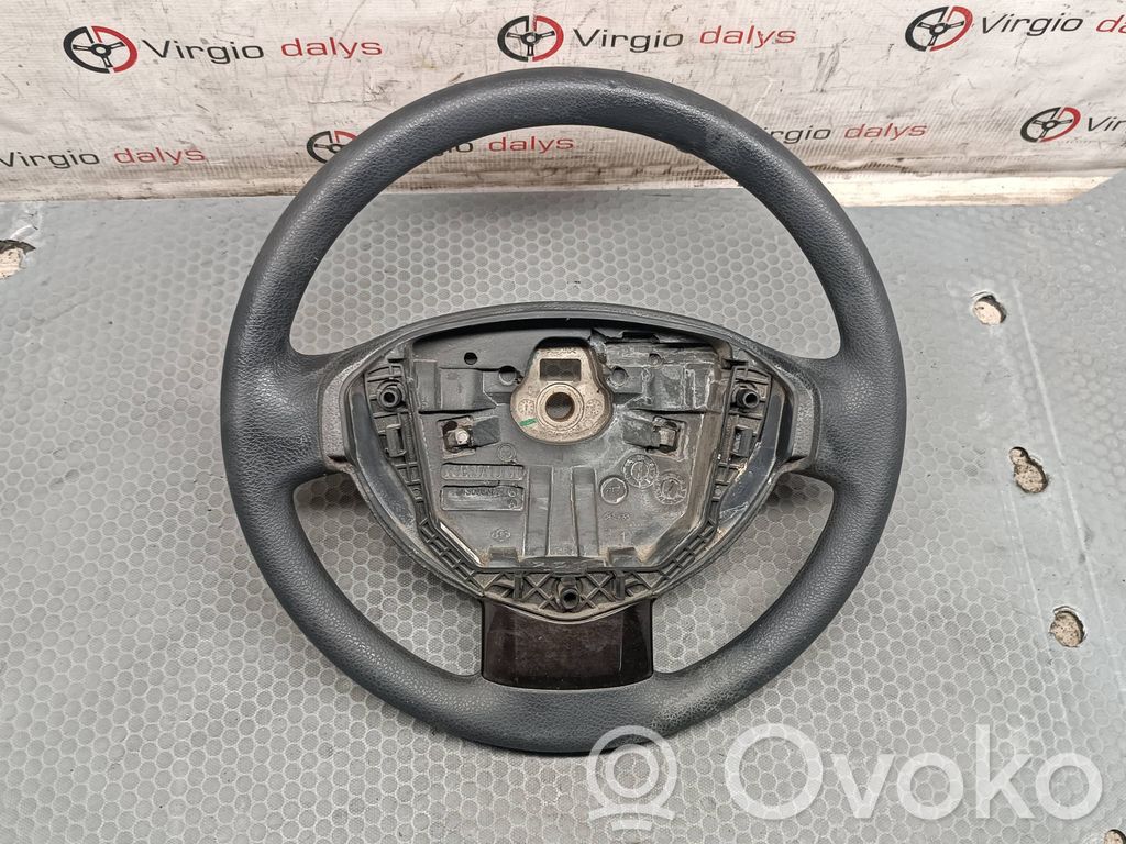 Dacia Duster Steering wheel 