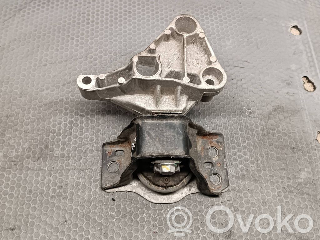 Dacia Sandero II Engine mount bracket 