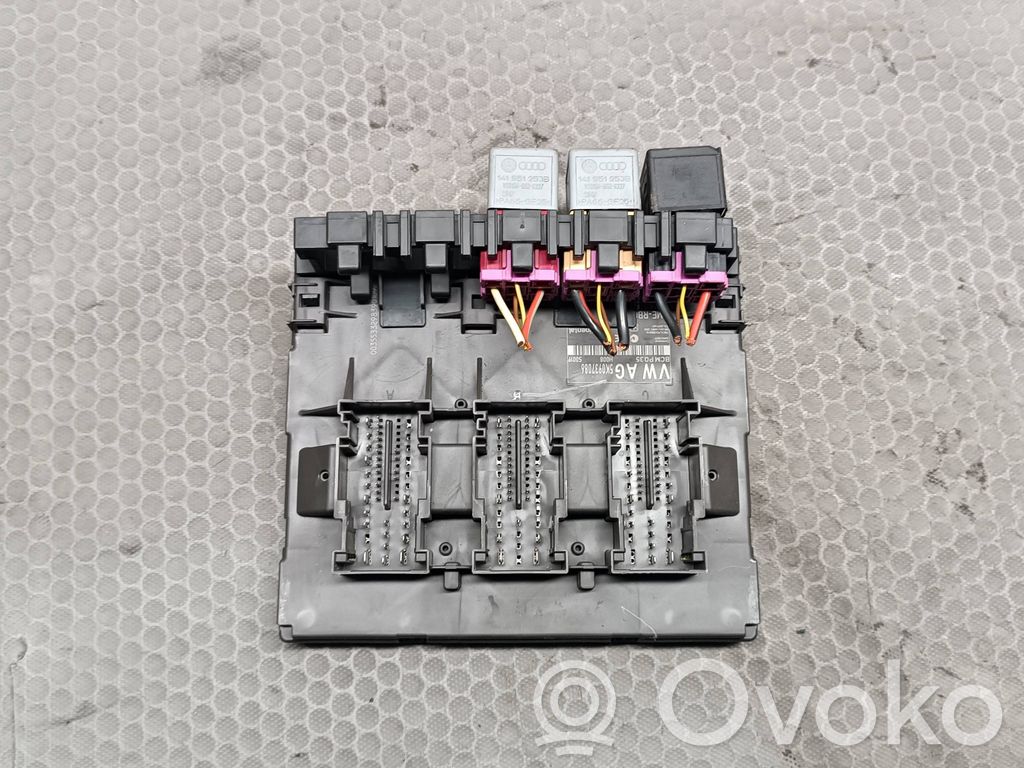 Volkswagen Tiguan Central body control module 