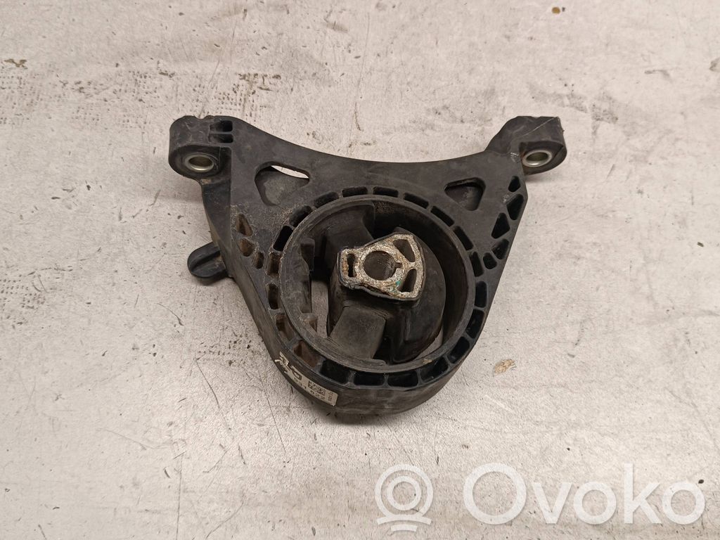 Chevrolet Malibu Engine mount bracket 