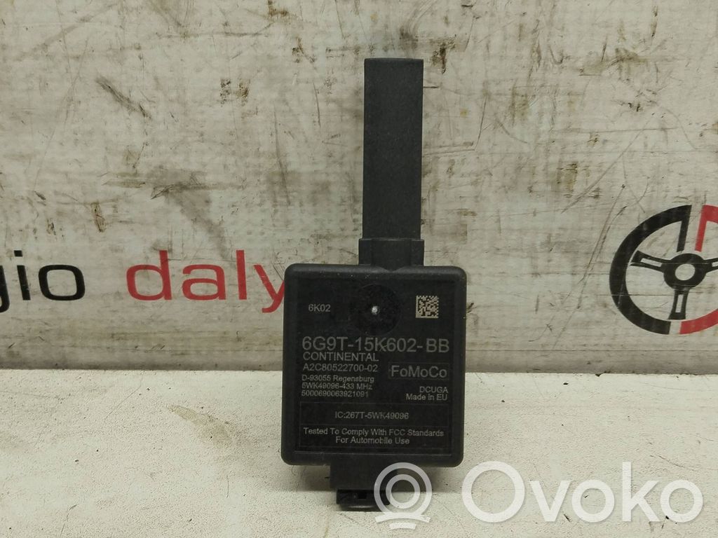 Ford Kuga II Antenna control unit 