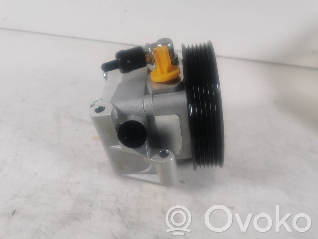 Ford Focus C-MAX Power steering pump 