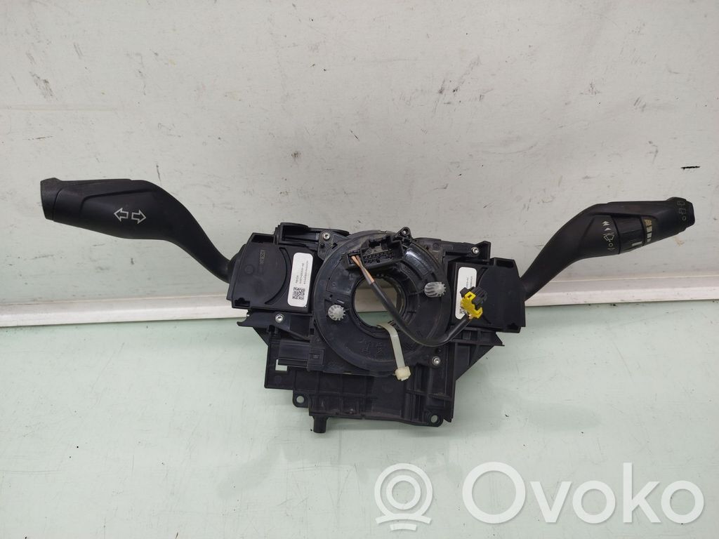 Suuntavilkun vipu   AV6T13N064AD