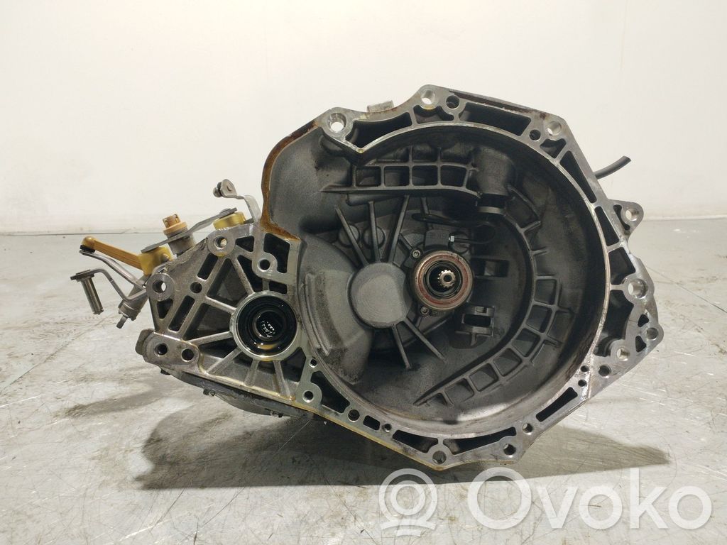 Opel Adam Cutie viteze manuală cu 5 trepte 