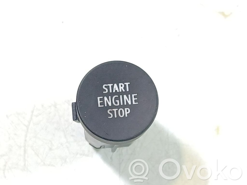 Renault Captur Windscreen/window heater switch 