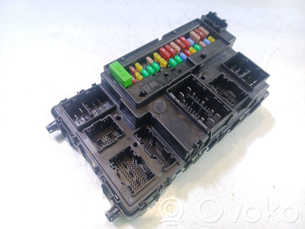 Ramka / Moduł bezpieczników   JU5T15604CEM,A2C763532100000