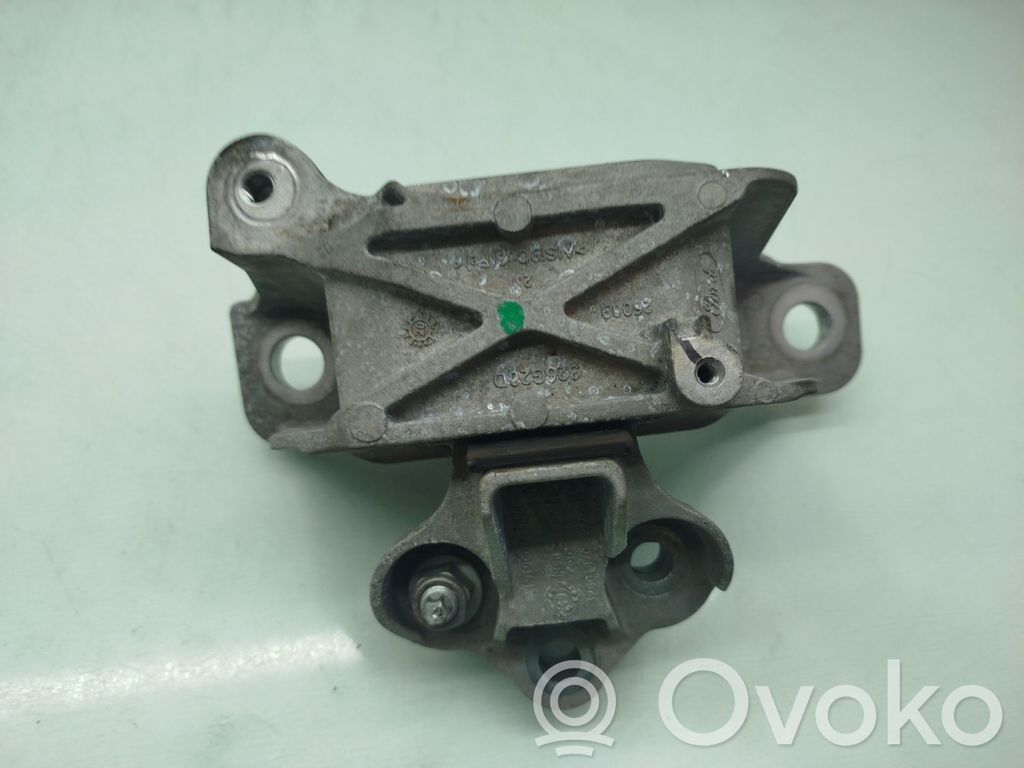 Ford Focus Engine mount bracket 