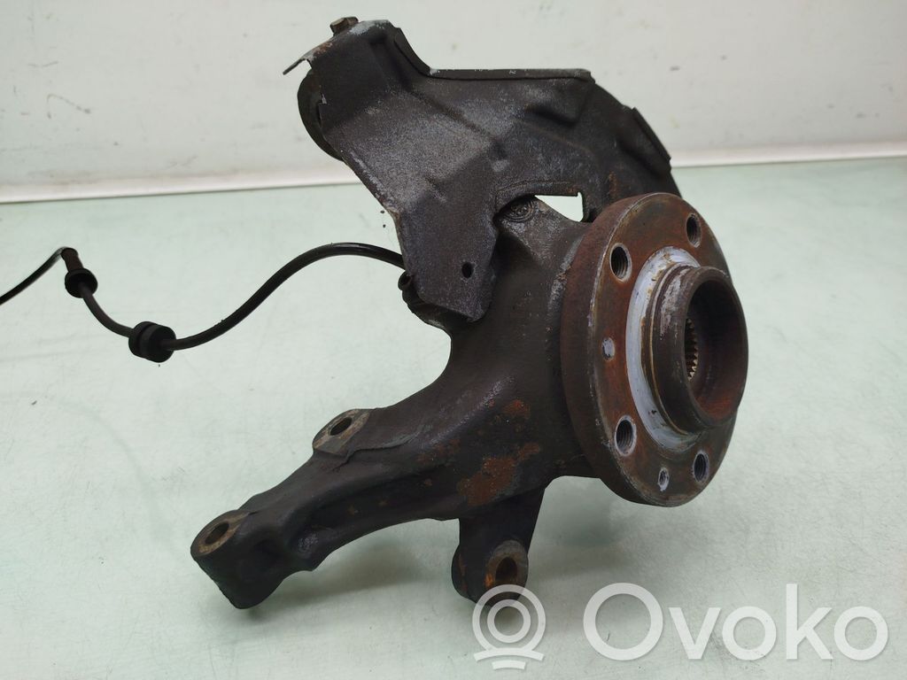 Front wheel hub spindle knuckle