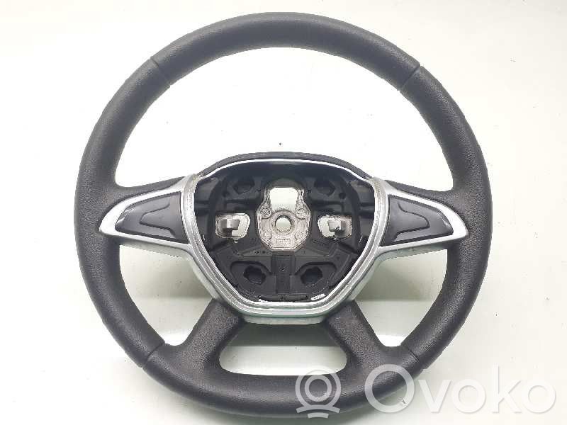 Dacia Sandero Ohjauspyörä 