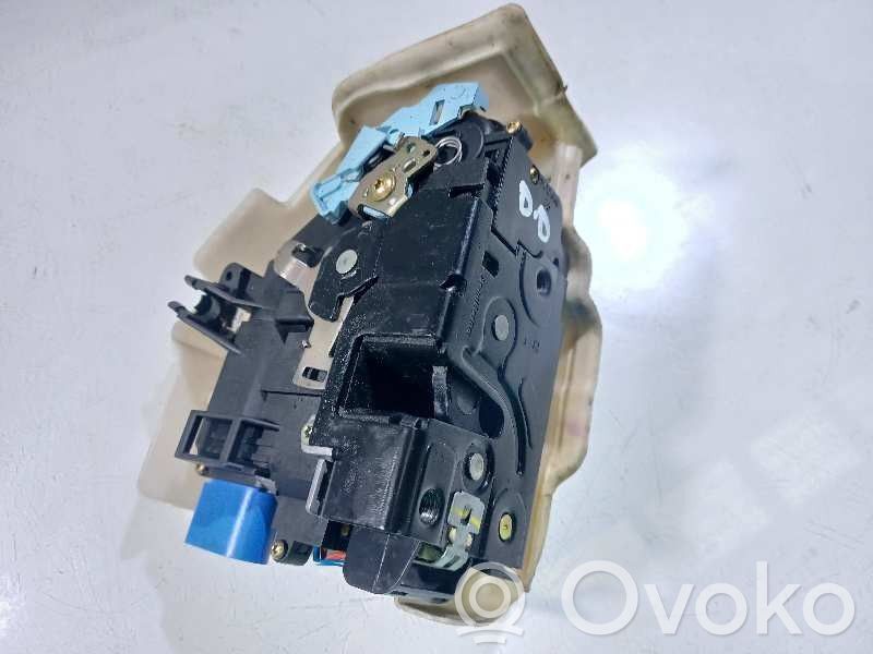 Volkswagen Golf SportWagen Serratura portiera anteriore