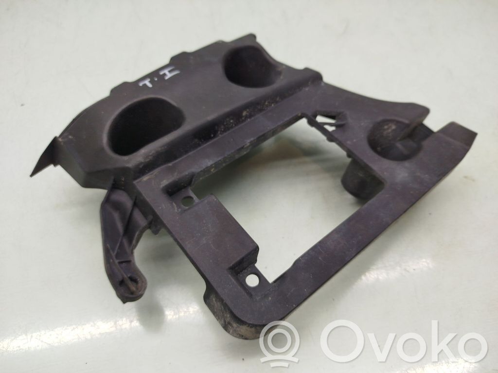Audi A6 C7 Staffa angolare del supporto di montaggio del paraurti 