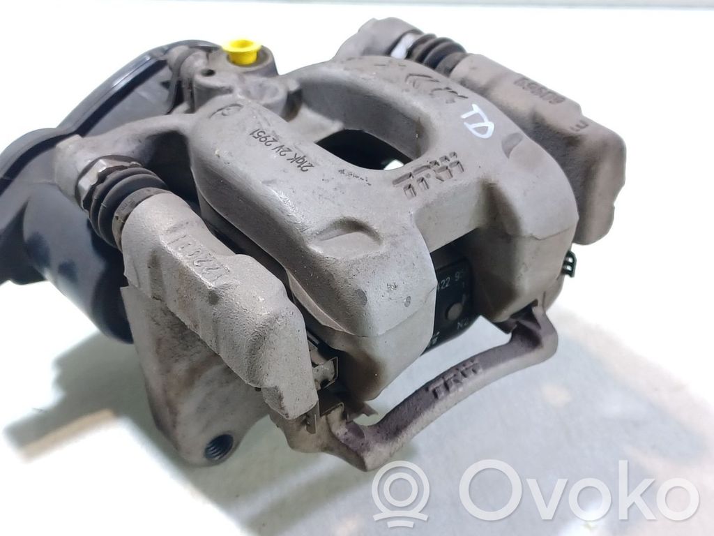 Peugeot 2008 II Supporto della pinza del freno posteriore