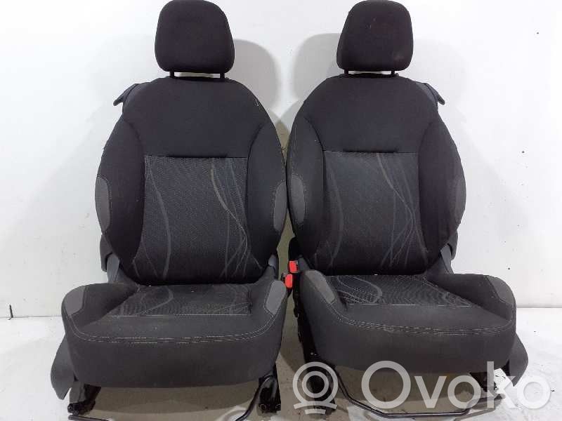 Peugeot 208 I Set de interior 