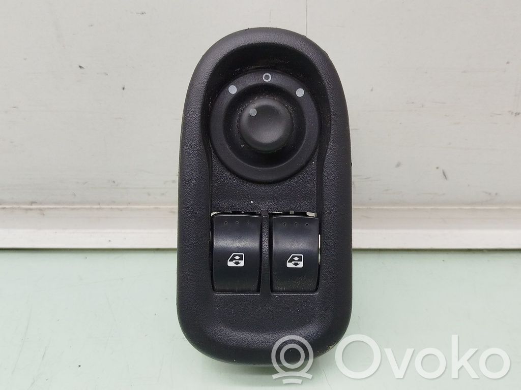 Opel Movano B Electric window control switch 