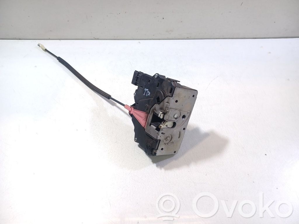Opel Corsa E Zamek drzwi tylnych 