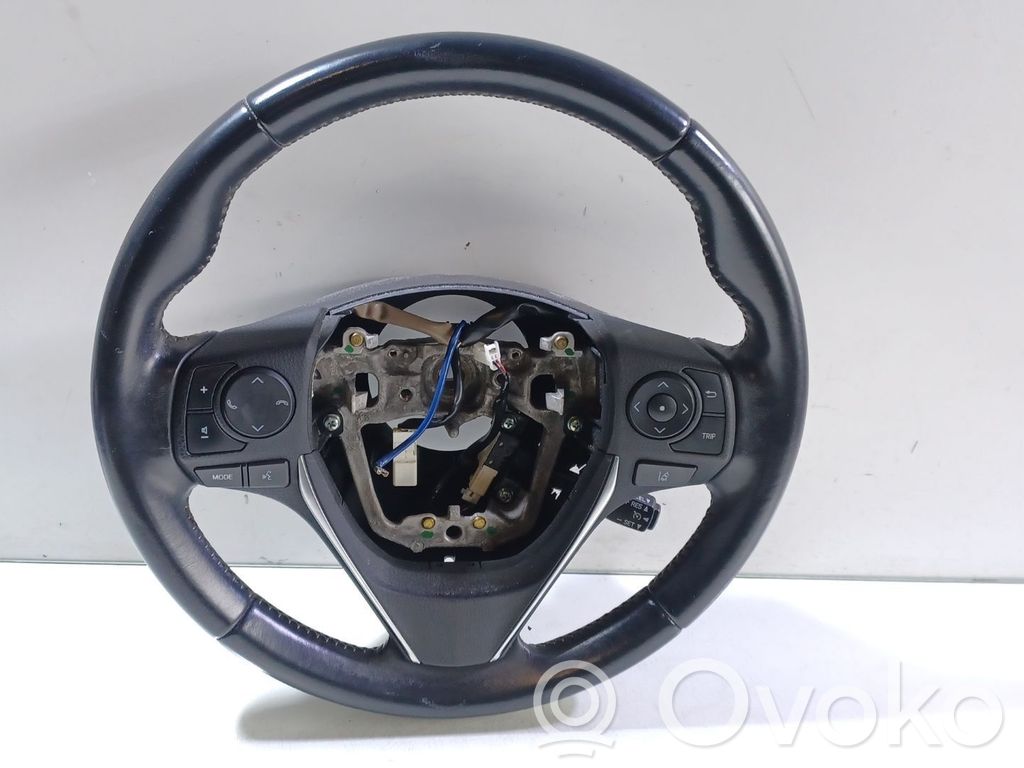 Toyota Auris E180 Ohjauspyörä 