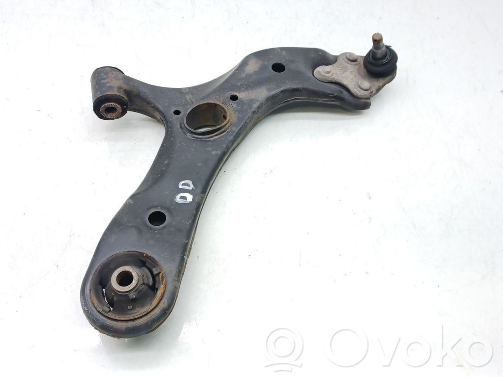 Toyota Auris E180 Braccio di controllo sospensione anteriore 