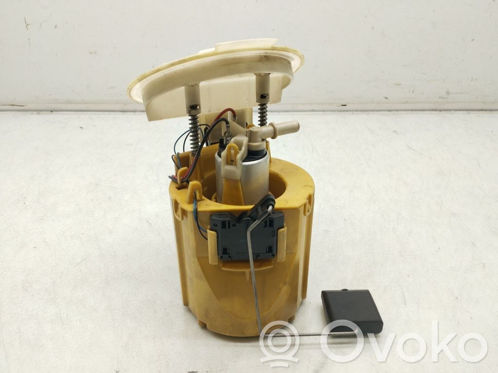 Mercedes-Benz E A207 Pompe à carburant