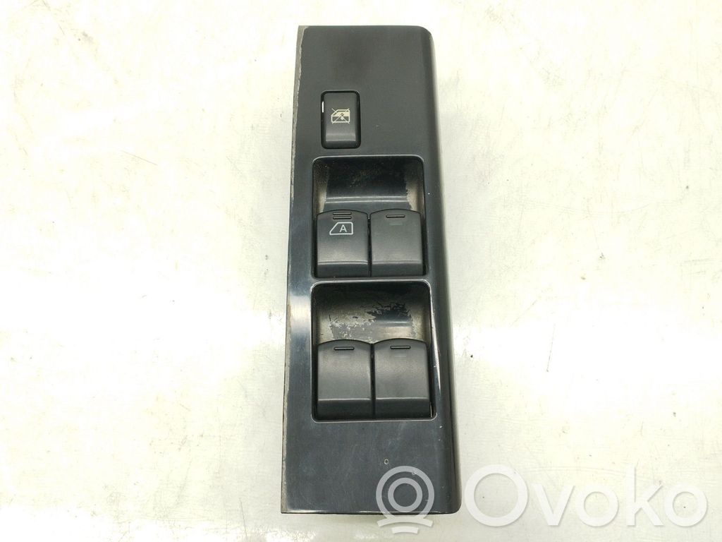 Nissan Pathfinder R51 Electric window control switch 