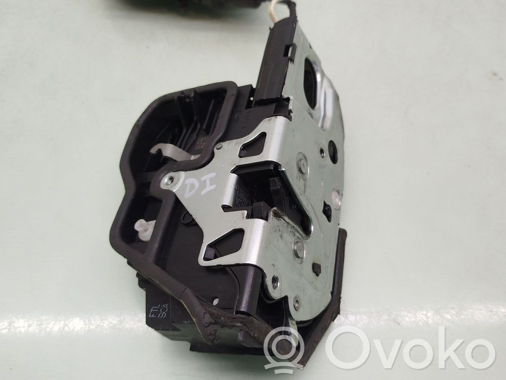 BMW 5 F10 F11 Zamek drzwi przednich 