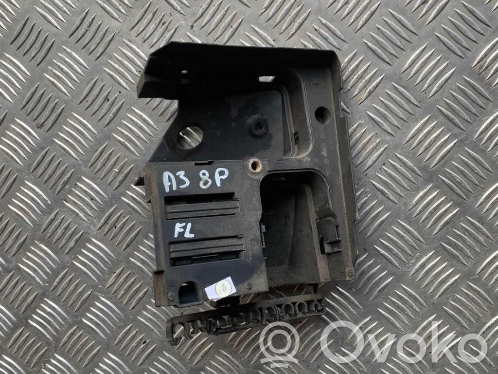 Audi A3 S3 8P Sulakerasian kansi 