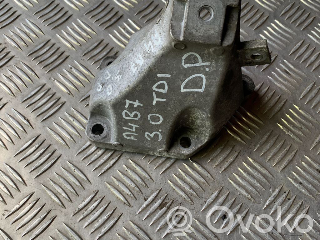 Audi A4 S4 B7 8E 8H Engine mounting bracket 