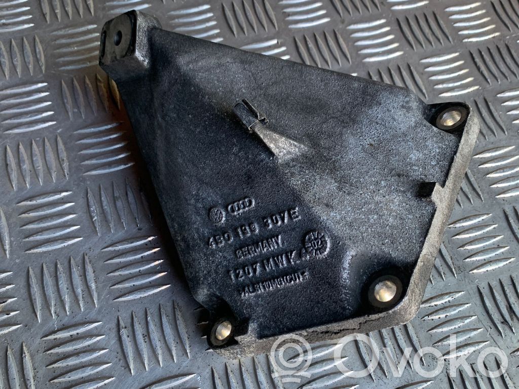 Audi A6 Allroad C5 Engine mounting bracket 