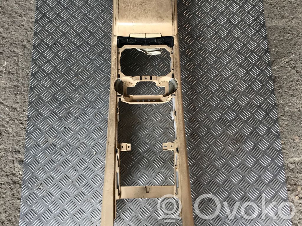 Volkswagen Touareg I Centrālā konsole 