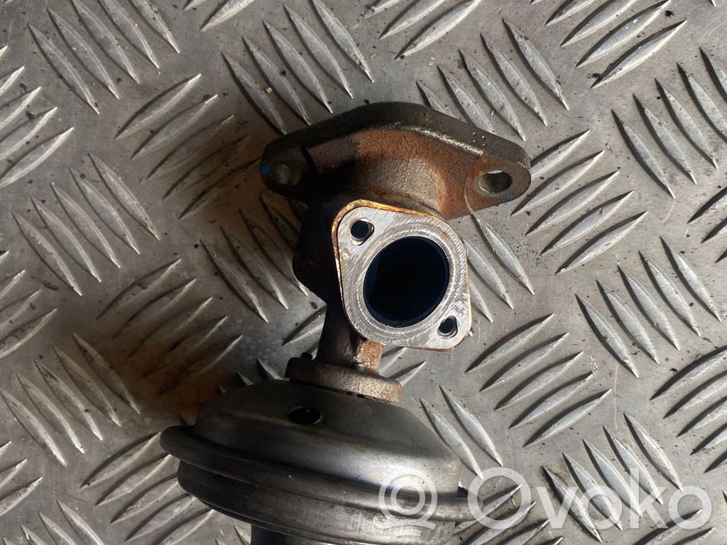 Audi A4 S4 B7 8E 8H EGR valve 