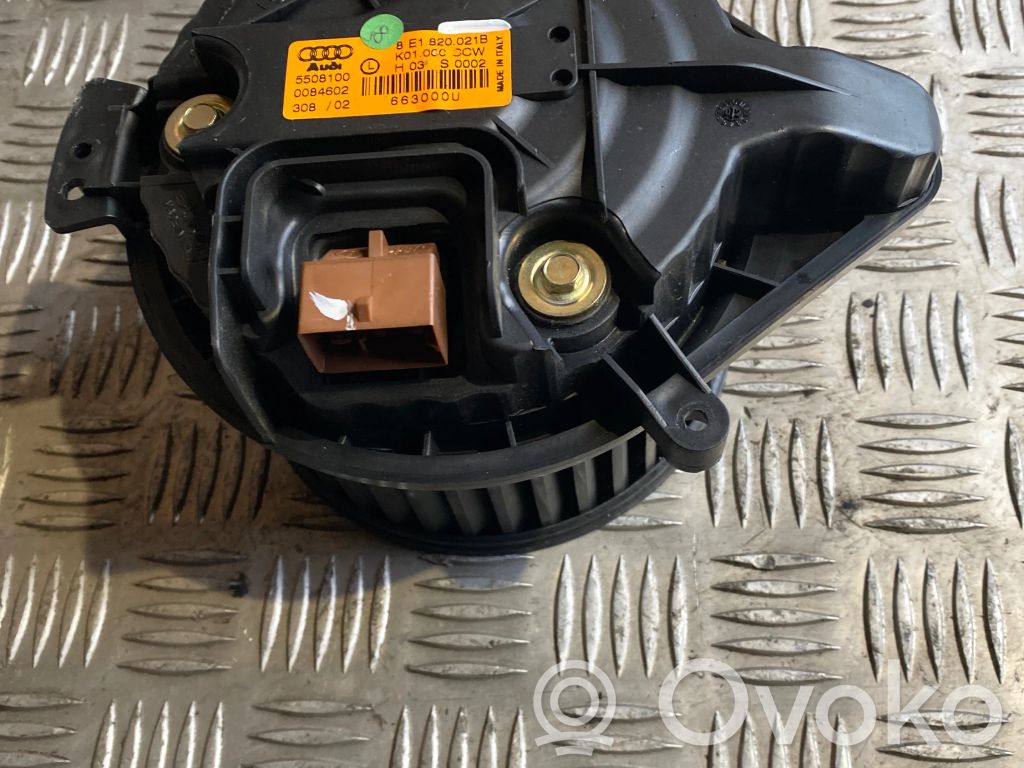 Audi A4 S4 B7 8E 8H Mazā radiatora ventilators 