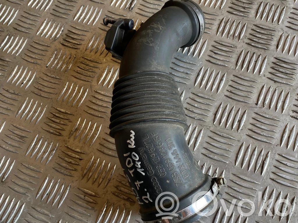 Air intake hose/pipe   059129615F,059129627L,446301