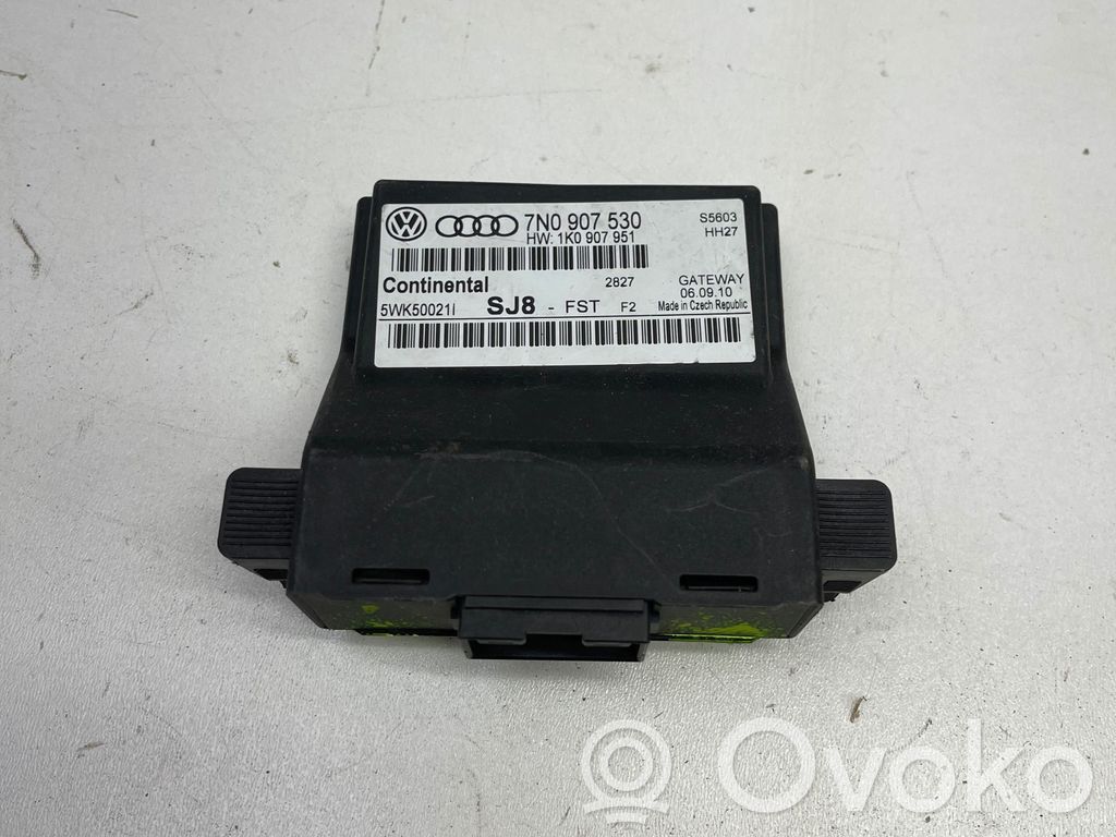 Volkswagen PASSAT B7 Gateway control module 