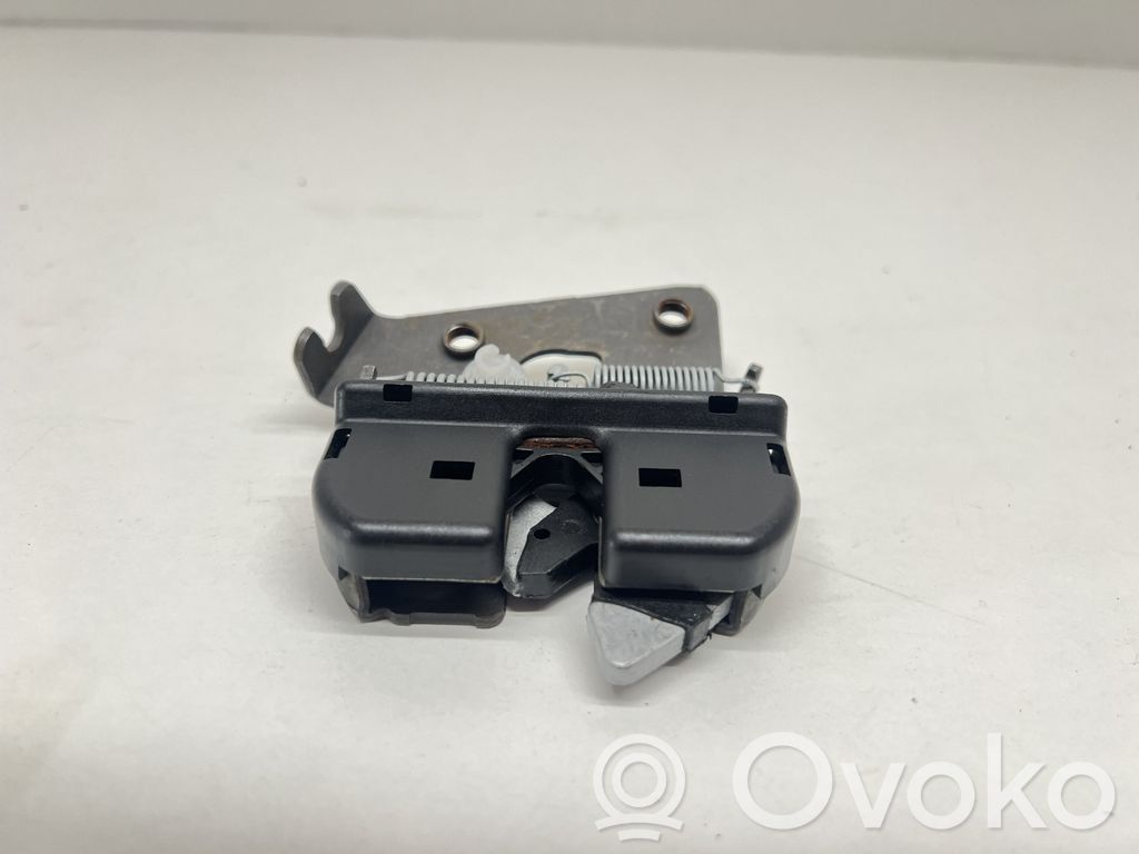 BMW M4 G82 G83 Sedynės nugaros atramos spyna 