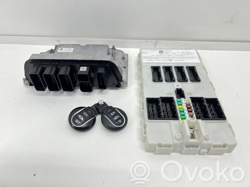 Mini Cooper Countryman F60 Komputer / Sterownik ECU i komplet kluczy 