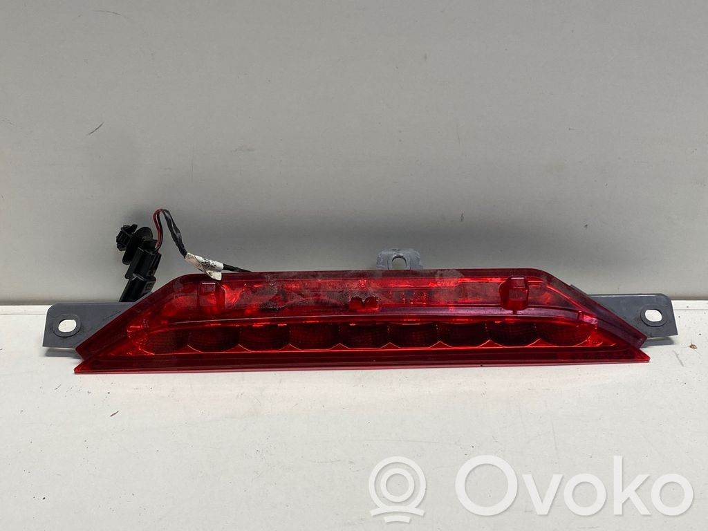 Chrysler Pacifica Third/center stoplight 