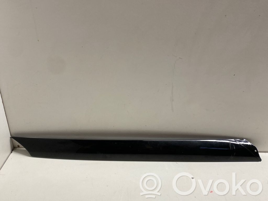 Windshield trim   31672585