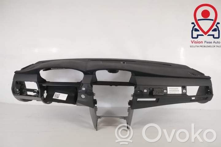 Airbag set with panel