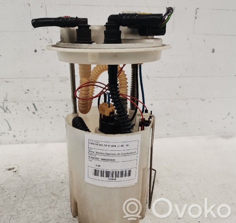 Polttoainesäiliön pumppu   51821297,0580203023