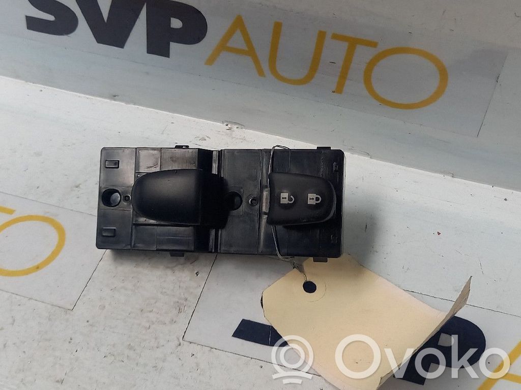 Nissan Micra K14 Front window lifting mechanism without motor 