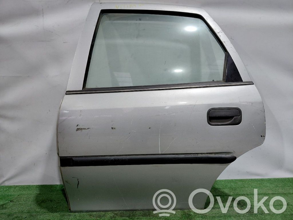 Opel Vectra B Puerta trasera 