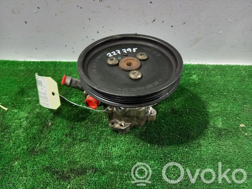 BMW 1 E81 E87 Power steering pump 