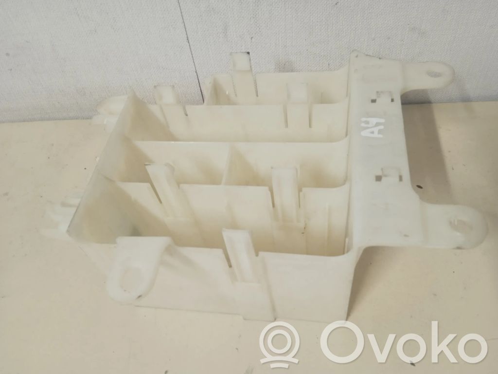 Other trunk/boot trim element   9296975,9266838