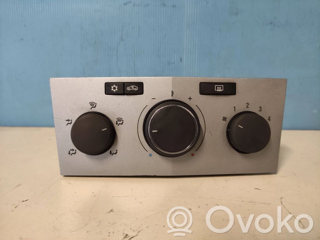 Opel Zafira B Climate control unit 