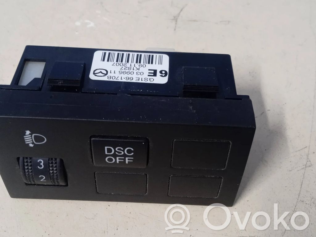 Headlight level height control switch   GS1E66170B