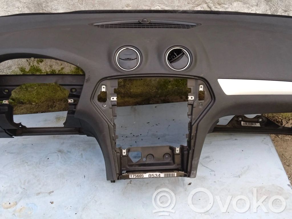 Ford Mondeo MK IV Panel de instrumentos 
