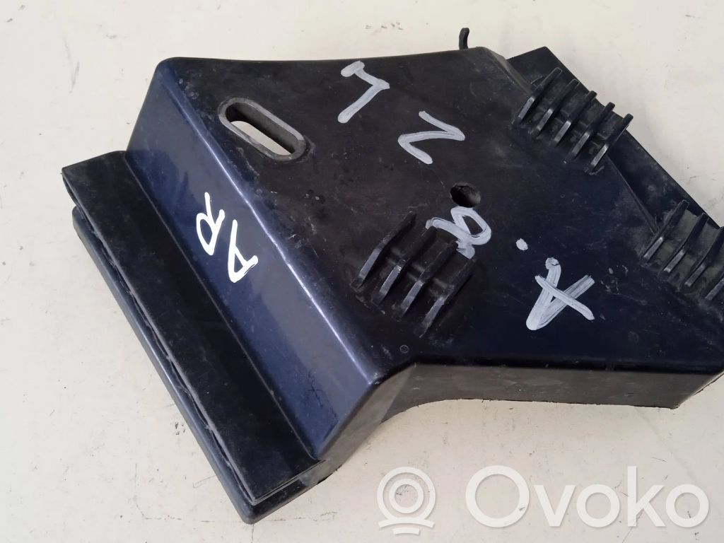 Audi A8 S8 D2 4D Galinis laikiklis bamperio 